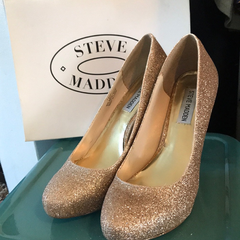 Steve Madden gold glitter heels